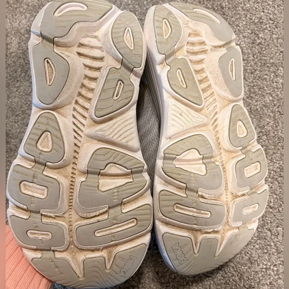 Hoka Gaviota 5 Gray Sneakers - Picture 4 of 4